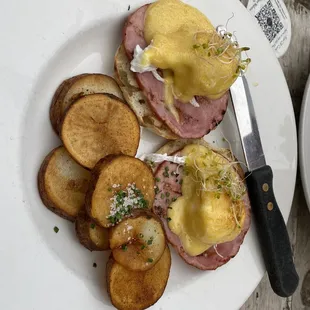 Classic Eggs Benedict