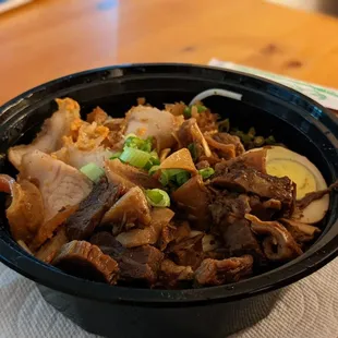 Beef Brisket &amp; Crispy Pork Guilin Rice Noodle