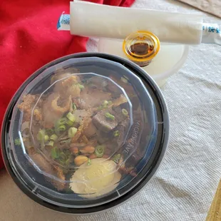 Crispy Pork and Beef Tripe, with broth and chili oil