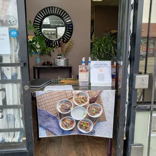 Ordering and pick up table