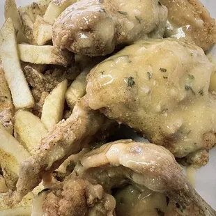 Garlic parm wings with fries