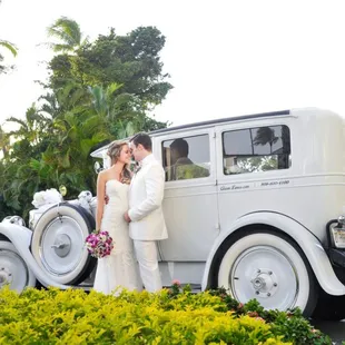 Wedding on Wheels in Paradise - Destination Wedding Hawaii