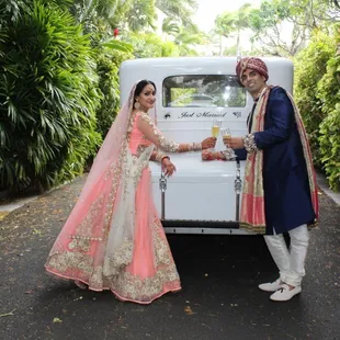 Wonderful couple celebrating their marriage - Destination wedding Hawaii