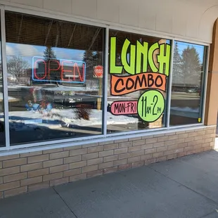 Lunch combo specials