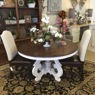 Elegant dining table &amp; chairs