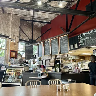 Cozy spot, friendly Bay View service.