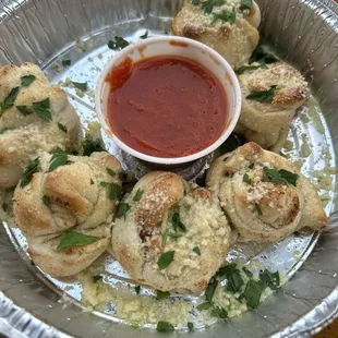 Garlic knots