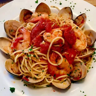 Spaghetti Positano - Saute Shrimp and Clams with a wine, olive oil, garlic sauce and chopped tomato