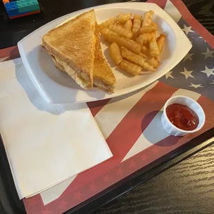 Kids Grilled cheese combo
