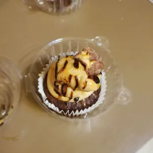 Snickers bar regular cupcakes
