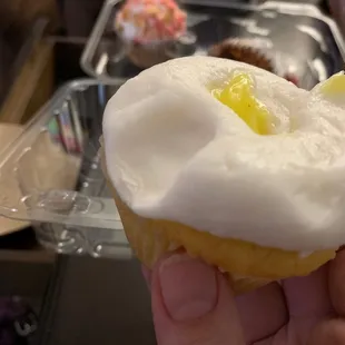 Horrible frosting the consistency of play-doh