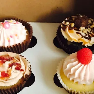 Maple Bacon, Snickers, Raspberry-Lemon &amp; Strawberries cream cheese.