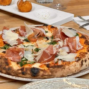Prosciutto e Parmigiano Pizza
