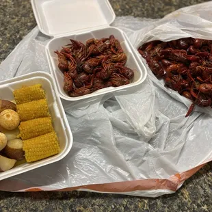 Potatoes, eggs, corn, hot and mild crawfish