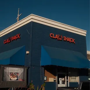 IG: @ifoodiejenn + @aiycejenn | store front