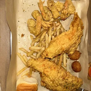 Fried seafood platter