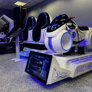 Virtual reality game motorcycle, 360° ride, Eggs ride, helicopter and Horse Ride!