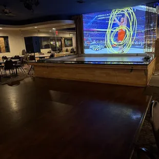 interior, pizza