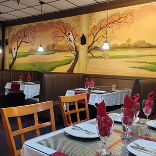Gorgeously subtle decor.