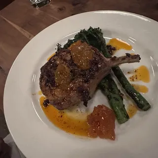 10oz Grilled porkchop