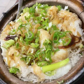 22. Fish Filet in Chu Hou Sauce Clay Pot Rice