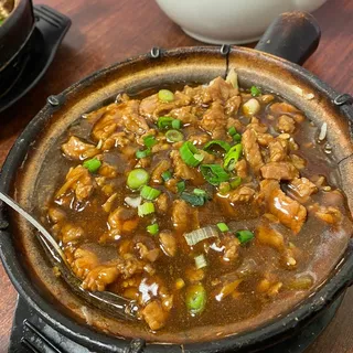 16. Beef Clay Pot Rice