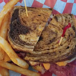 Ruben and fries.
