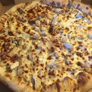 White sauce w/ chicken, bacon and mushroom