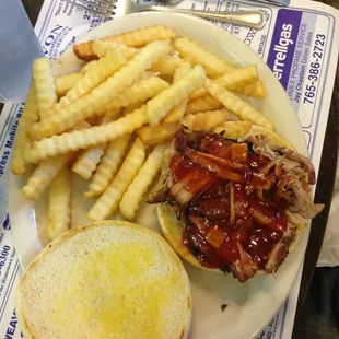 Pulled pork sandwich