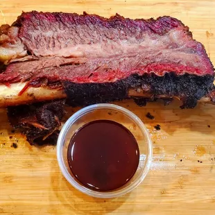 ribs and sauce