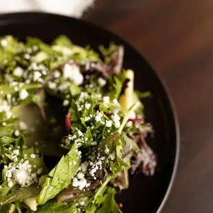 Green salad/ apple vinaigrette/ apple/ Goat cheese 13