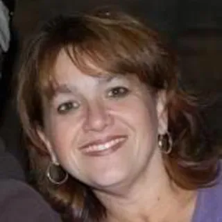 Kim R.