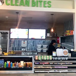 Located inside of SFSU's Mashouf Wellness Center! No need to have a membership to access Clean Bites!