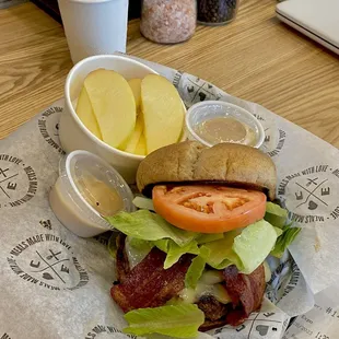 Clean Eatz style burger with Apple Slices &amp; PB Dip