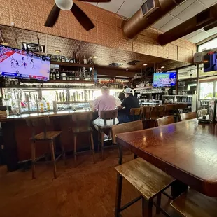 sushi and sashimi, interior