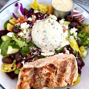 Greek Salad w/Salmon