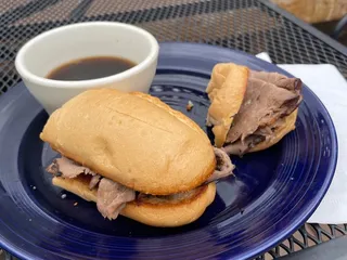 Skyland Pub Bar & Grill