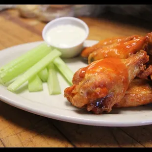 chicken wings and celery