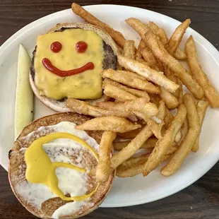 Cheeseburger(1/4 lb.)   Lunch - Oct 2024