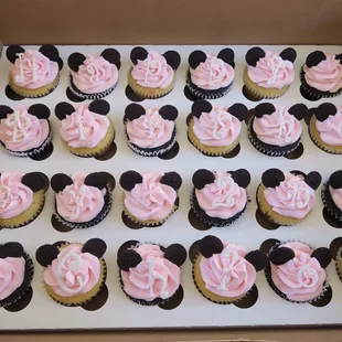 Minnie Mouse cupcakes