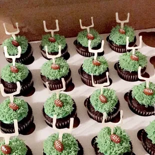 Super Bowl cupcakes by Cleo Sweets :)