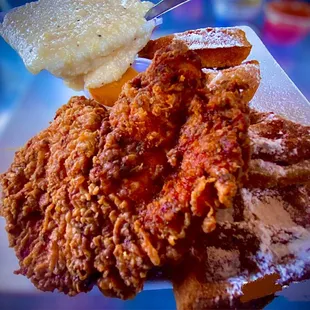 tasty chicken, waffles and GRITS !  Creamy Gritz