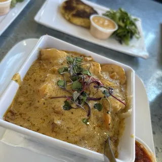 Shrimp & Grits W/ Creamy White Wine Sauce
