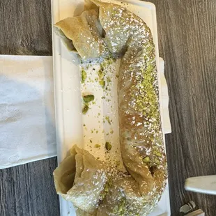Pistachio crepe