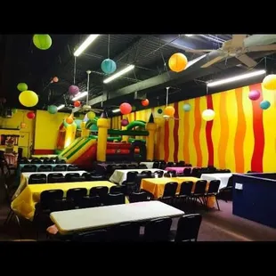 The Sun is always out at Sunshine Party Room!  CLICK CLICK!!!