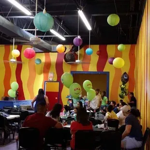 The Sun is always out at Sunshine Party Room!  CLICK CLICK!!!