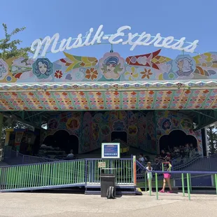 The fast Musik Express. Backwards is not fun!