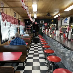 The cute little diner!