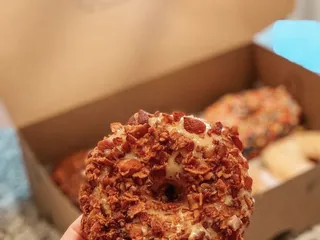 Hi-Five Doughnuts