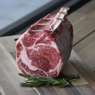 Standing rib roast